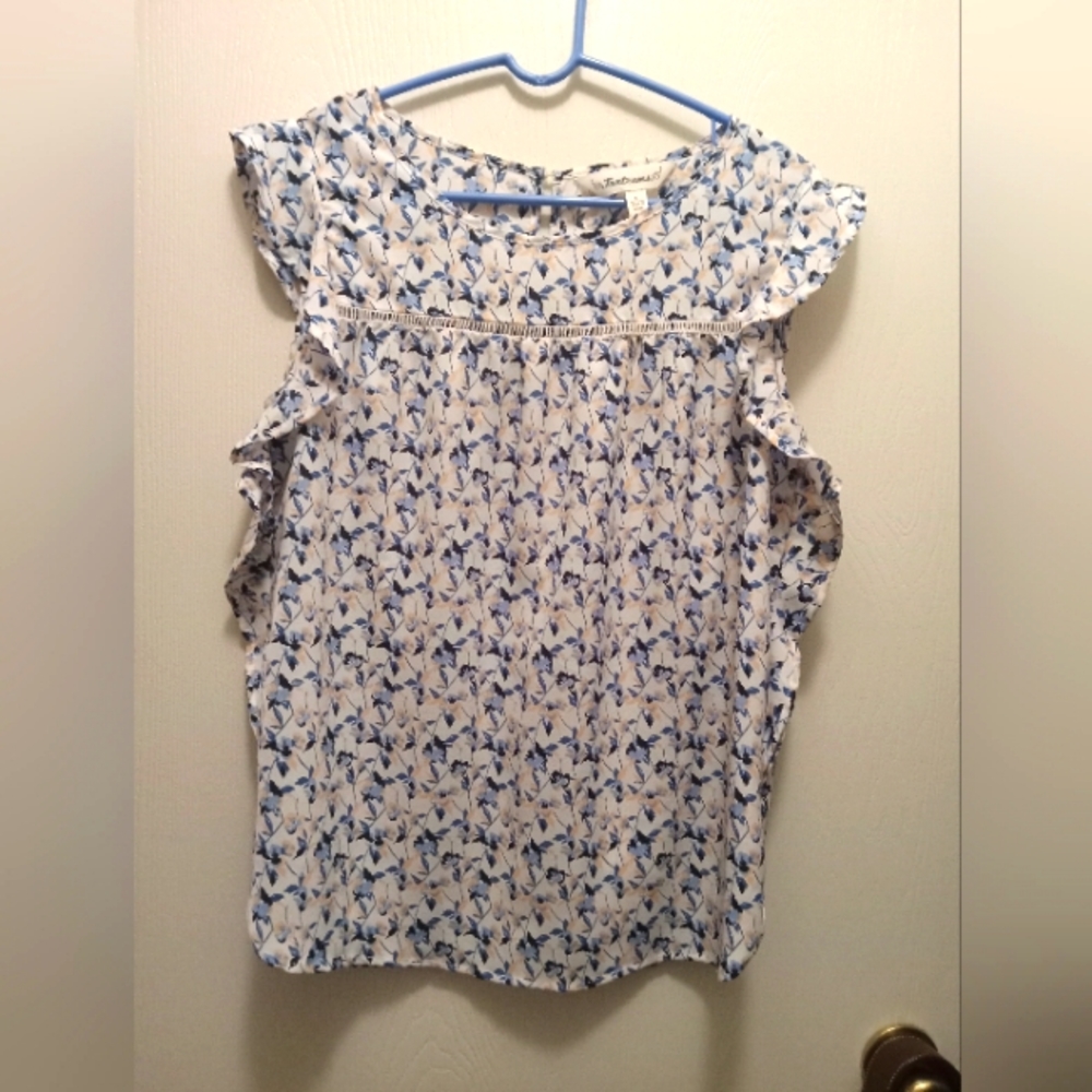 Sleevless blouse